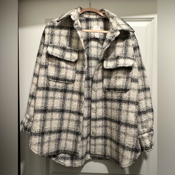 H&M Black & White Plaid Shacket - Picture 1 of 3